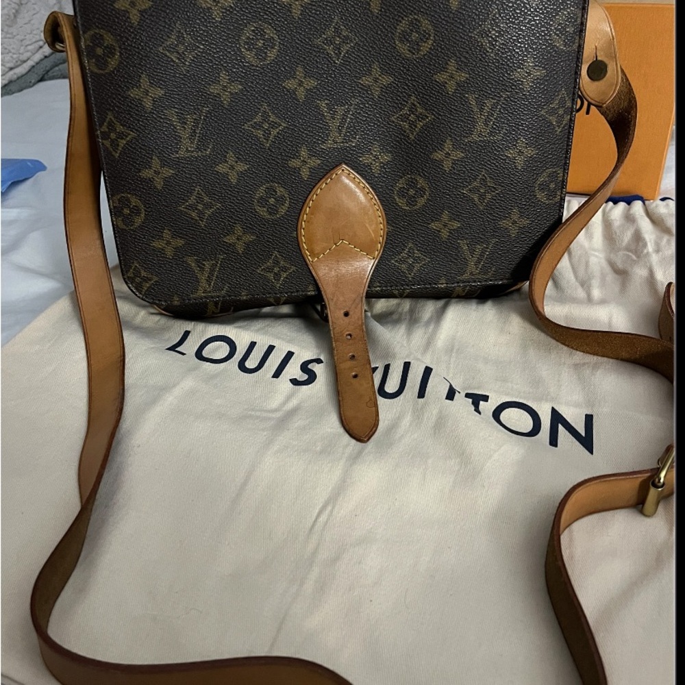 LOUIS VUITTON 
Monogram Cartouchiere 22 - Picture 7 of 8